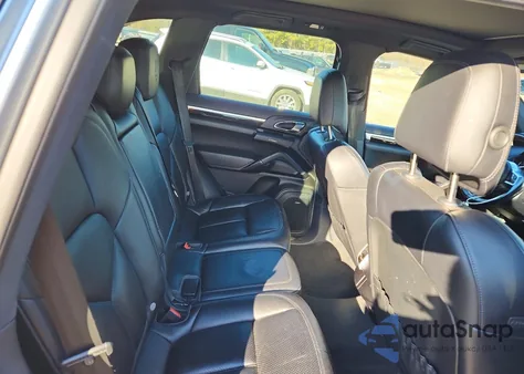 2017 Porsche Cayenne z USA, uszkodzony, nr VIN WP1AA2A22HKA83605